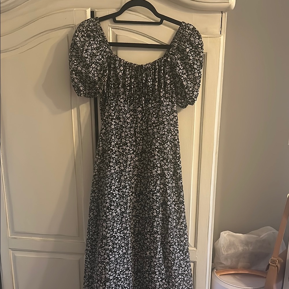 Black and White Floral Puff Sleeve Maxi Dress